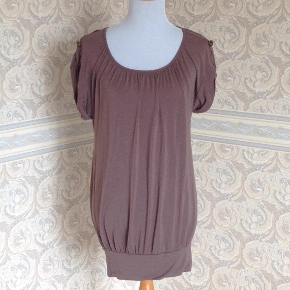 ⭐️ Twenty One Tunic Top - Picture 2 of 5